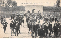 50 - CHERBOURG - SAN43615 - La Sortie Des Ouvriers De L'Arsenal - Cherbourg