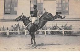 49 - SAUMUR - SAN52829 - Ecole De Cavalerie - Une Croupade - Saumur