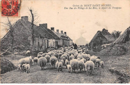 50-SAN59221-LE MONT SAINT MICHEL.Grèves.Une Rue Du Village De La Rive.Le Départ Du Troupeau.Agriculture - Le Mont Saint Michel