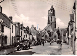 44 . N° Kri11485 . Batz Sur Mer . L'eglise Et La Grande Rue .  N° 52  . Edition Photomecaniques. Cpsm 10X15 Cm . - Batz-sur-Mer (Bourg De B.)