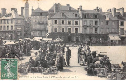 50-AM22095.Avranches.Place Du Littré à L'heure Du Marché.Agriculture - Avranches