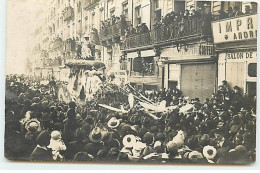 44 - N°88277 - NANTES - Rue De La Fosse Et Place De La Bourse - Défilé, Avec Des Chars Décoré- Carte Photo - Nantes