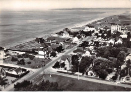 50 . N° Kri11596 . Hauteville Sur Mer . La Plage Vers Le Phare D'agon . N°5 . Edition Artaud . Cpsm 10X15 Cm . A - Andere & Zonder Classificatie