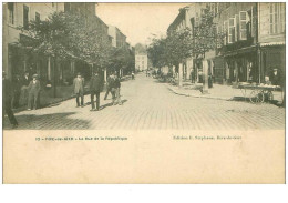 42. N°37230 . Rive De Gier . Rue De La Republique - Rive De Gier