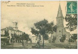 43.PAULHAGUET.n°25559.PLACE D'ARMES.HOTEL DE VILLE L'EGLISE ET MARCHE AUX VACHES.DECHIRURE++ - Autres & Non Classés