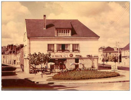 45.BEAUGENCY.n°46."LE RALLYE".CAFE TABAC.ANGLE RUE NATIONALE ET PORTE DIEU.RARE.CPSM - Beaugency