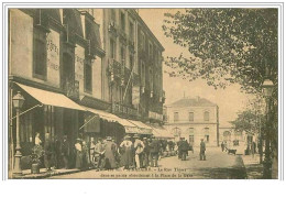 44.SAINT NAZAIRE.LA RUE THIERS DANS SA PARTIE ABOUTISSANT A LA PLACE DE LA GARE.HOTEL DE L'UNIVERS.HOTEL THOBY FONDE EN - Saint Nazaire