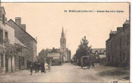 44.MISSILLAC.GRANDE RUE VERS L EGLISE. - Missillac