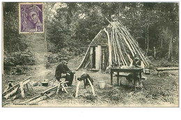 45.LA NEUVILLE EN HEZ.n°51.FORET DE LA NEUVILLE EN HEZ.UNE CABANE DE BUCHERONS - Sonstige & Ohne Zuordnung