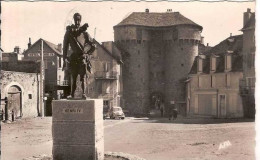 48.MARVEJOLS.STATUE HENRI IV ET PORTE SOUBEYRAN.CPSM. - Marvejols