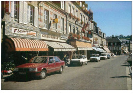 50.VILLEDIEU LES POELES.n°30826.CAPITALE DU CUIVRE.LA PLACE CENTRALE.CPSM - Villedieu