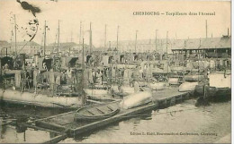 50.CHERBOURG.TORPILLEURS DANS L'ARSENAL - Cherbourg