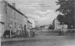 LAVAUFRANCHE PASSAGE A NIVEAU HOTEL DE LA GARE - Otros & Sin Clasificación