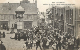 DOUARNENEZ LA PLACE DE LA CROIX LA PROCESSION DU SACRE COEUR - Douarnenez