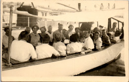 CP Carte Photo D'époque Photographie Vintage Groupe Bateau  - Parejas