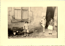 Photographie Photo Vintage Snapshot Amateur Enfant Amis - Anonymous Persons