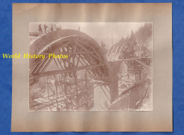 2 Photos Anciennes - Travaux Viaduc De FELSENBURG - Lötschberglinie Lötschberg Suisse Ouvrier Chemin Fer Bahn Bienne - Eisenbahnen