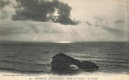 P3-64 BIARRITZ- Artistique  Etude Sur L'ocean  Un Grain - Biarritz