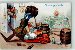 39289121 - Humor Zimmergynastik Mit Bierfaesser Sign. Schlemo - Autres & Non Classés