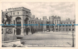 R133391 Windsor Castle Grand Quadrangle And State Entrance - Monde
