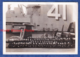 Photo Ancienne - Porte Avions Américain à Identifier - Portrait Marin & Avion Bateau Militaire Aircraft Carrier US Navy - Aviación