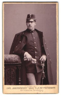 Fotografie Carl Jagerspacher, Gmunden, K. U. K. Soldat In Uniform Mit Portepee Am Degen  - Anonymous Persons