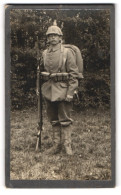 Fotografie Unbekannter Fotograf Und Ort, Soldat Des 13. Regiments In Feldgrau, Ausmarschgepäck  - Anonymous Persons