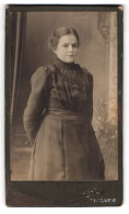 Fotografie Ludwig Dimbeck, Mainburg, Junge Dame Im Kleid  - Anonymous Persons