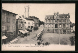 CPA Saint-Galmier, La Place De L`Hôtel-de-Ville  - Autres & Non Classés