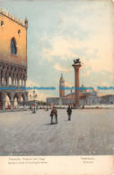 R134685 Piazzetta. Palazzo Dei Dogi. Square On Front Of The Doges Palace. Venezi - Monde