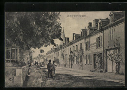 CPA Isles-sur-Suippe, Vue De La Rue Avec Des Soldats  - Other & Unclassified