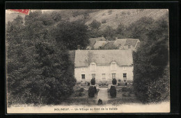 CPA Molineuf, Un Village Au Fond De La Vallee  - Other & Unclassified