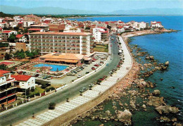 73978498 La_Escala_Costa_Brava_ES Paseo Marítimo Hotel Nieves Mar Vista Aérea - Sonstige & Ohne Zuordnung