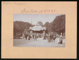 Fotografie Brück & Sohn Meissen, Ansicht Bad Elster, Zuschauer Vor Der Bühne Auf Dem Badeplatz  - Lieux