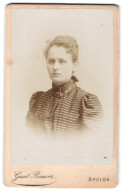 Fotografie Gustav Bauer, Apolda, Obere Bahnhofstr.9, Junge Dame Im Hochgeschlossenem Kleid  - Personas Anónimos