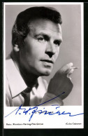 AK Schauspieler O. W. Fischer Mit Zigarette, Mit Original Autograph  - Acteurs