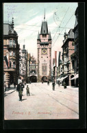 AK Freiburg I. B., Martinstor Mit Passanten  - Freiburg I. Br.