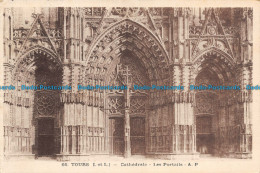 R135631 Tours. I. Et L. Cathedrale. Les Portails. A. P. A. Papeghin. 1919 - World