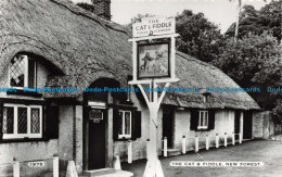 R136364 The Cat And Fiddle. New Forest. Dearden And Wade. RP - Wereld