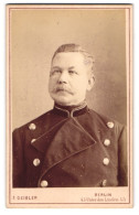 Fotografie F. Geibler, Berlin, Unter Den Linden 45, Beamter Der Preussischen Eisenbahn In Uniform Mit Moustache  - Personnes Anonymes