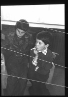 Orig. Foto 50er Jahre Kleiner Junge Erwischt Beim Rauchen, Cute Little Boy Caught Secretly Smoking - Anonymous Persons