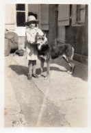 Photographie Vintage Photo Snapshot Chien Dog Berger Allemand Enfant - Autres & Non Classés