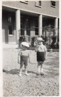 Photographie Vintage Photo Snapshot Mode Fashion Chapeau Casquette Enfant - Anonieme Personen