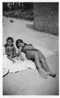 Photographie Vintage Photo Snapshot Champigny Pin-up Bikini Maillot Bain - Orte