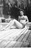 Photographie Vintage Photo Snapshot Champigny Pin-up Bikini Maillot Bain - Orte
