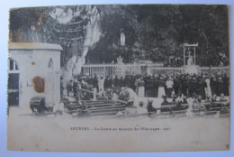 FRANCE - HAUTES PYRENEES - LOURDES - La Grotte Au Moment Des Pélerinages - Lourdes