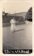 Photographie Vintage Photo Snapshot Christiane Brillain Marin Tennis Mode Dinard - Altri & Non Classificati