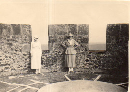 Photographie Vintage Photo Snapshot Puy De Dôme Tournoël - Lieux