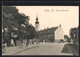 AK Wien-Kaiser-Ebersdorf, Strassenpartie Mit Kirche  - Altri & Non Classificati