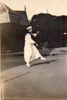 Photographie Vintage Photo Snapshot Tennis Raquette Court Filet Mode - Sport